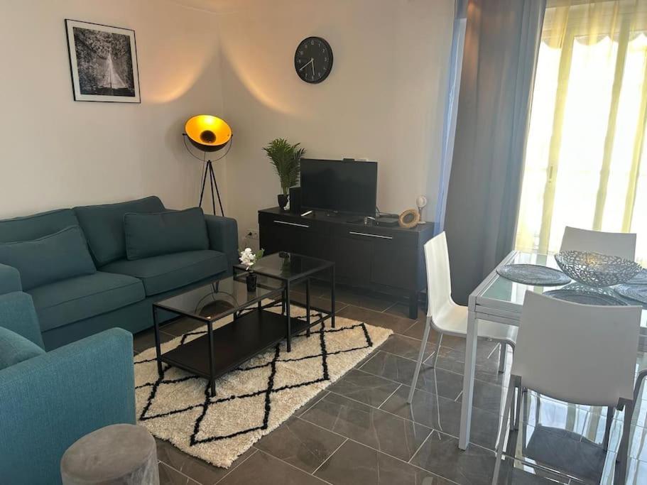 Apartment Lovely In With View *